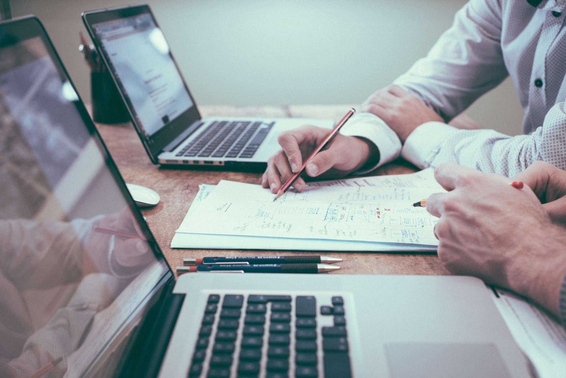 Medewerker rapportage invoer data_Scott Graham